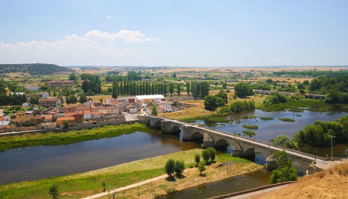 Puente Mayor de Ciudad Rodrigo Vacaciones con adolescentes en Castilla y León