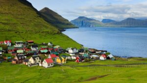conducir en Islandia 300x169 Viajes Singles en Noviembre 2026